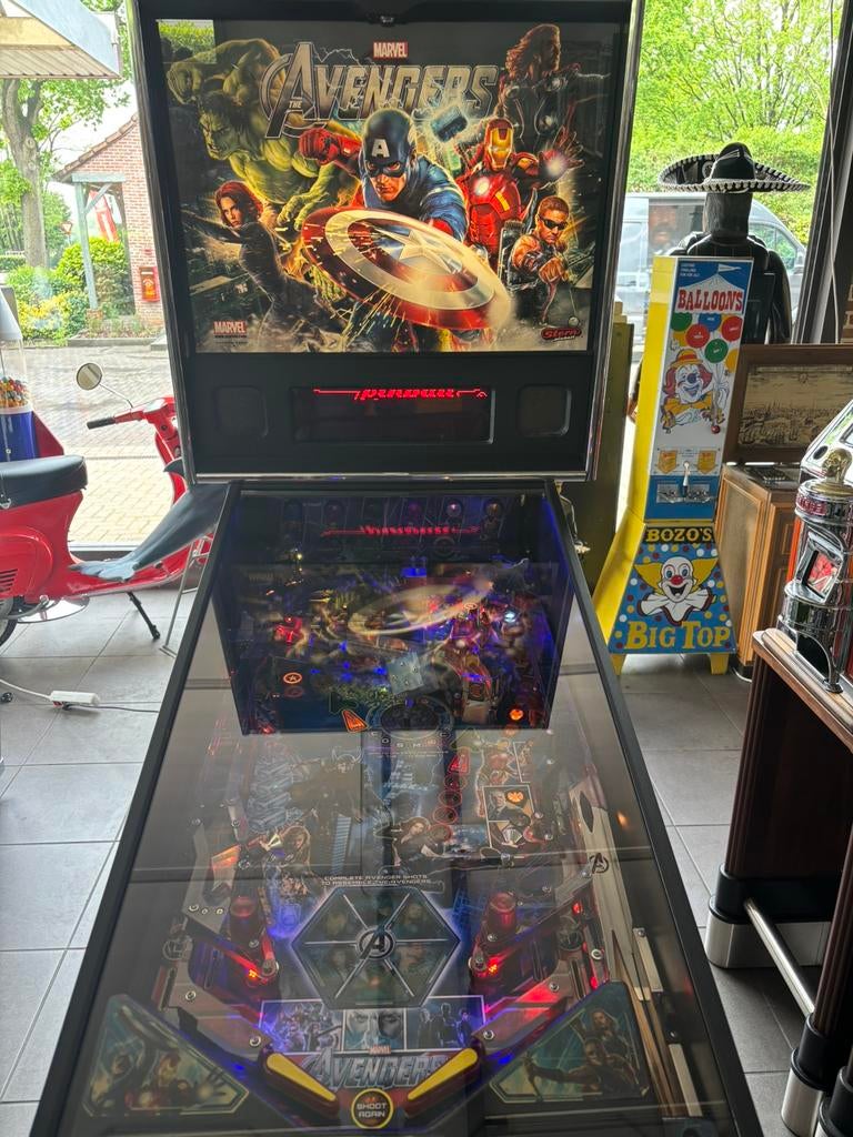 STERN THE AVENGERS PRO Flipperkast, Verzamelen, Automaten | Flipperkasten, Stern, Ophalen of Verzenden, Zo goed als nieuw, Dot-matrix