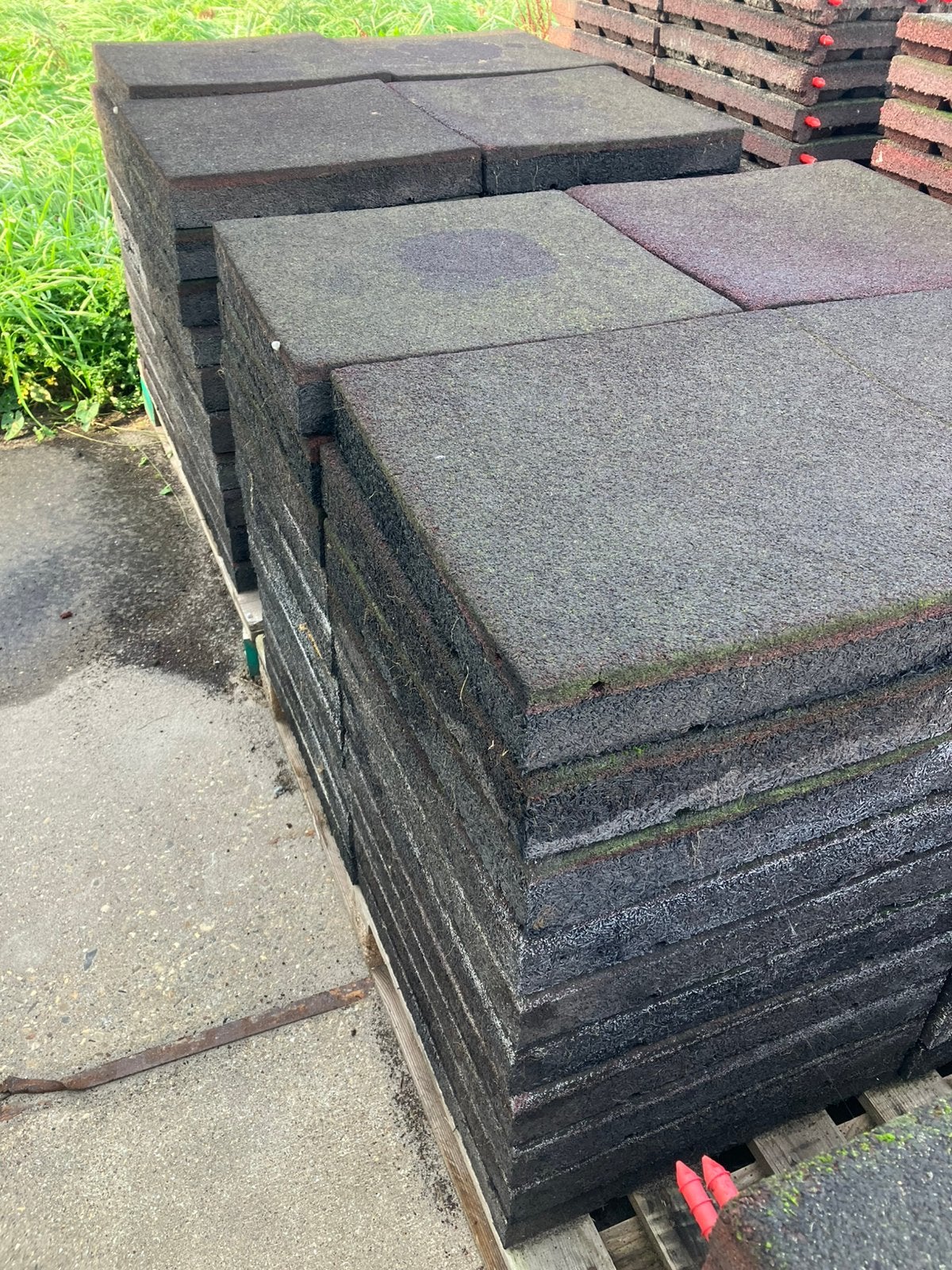 80 vochtdoorlatende rubberen tegels 50x50x8cm, Dieren en Toebehoren, Q, Q, Q