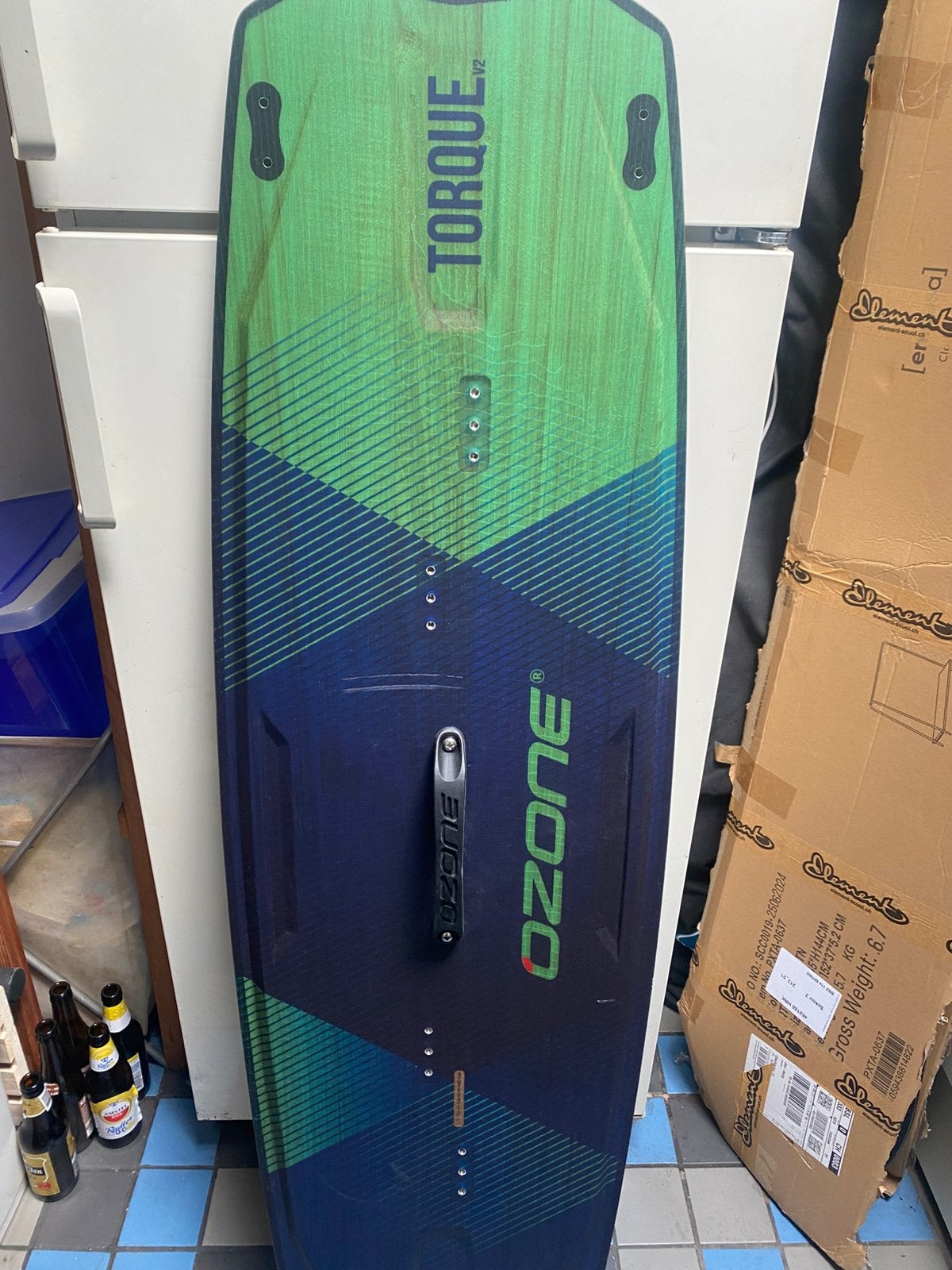 Kiteboard | Ozone Torque v2 | 138/42, Watersport en Boten, Ophalen, Gebruikt, Twintip, Binding