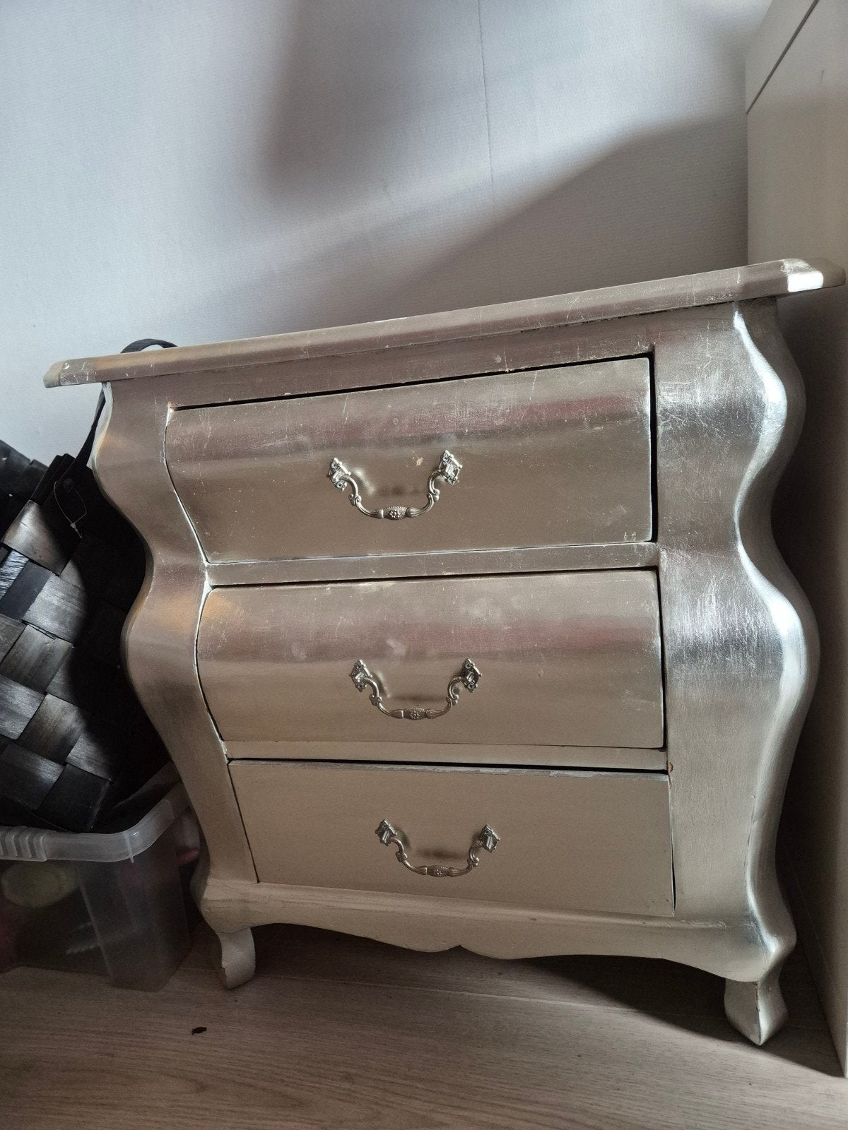 Zilverkleurige ladekast met 3 lades, Huis en Inrichting, Overige materialen, Gebruikt, Met lade(s), Klassiek, Barok
