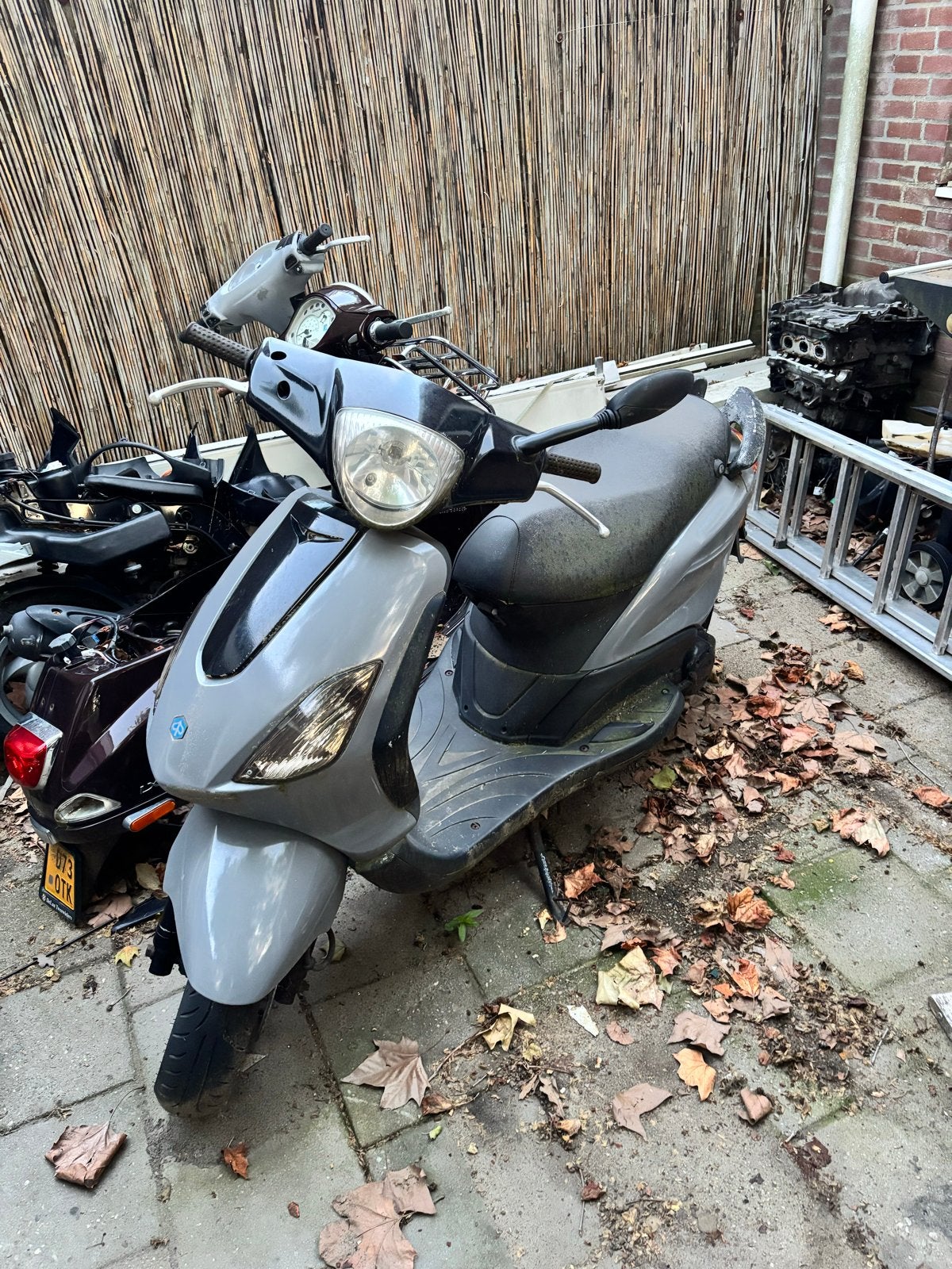Piaggio Fly Scooter - Grijs, Gebruikt, Fietsen en Brommers, Gebruikt, Ophalen of Verzenden, Fly, Benzine