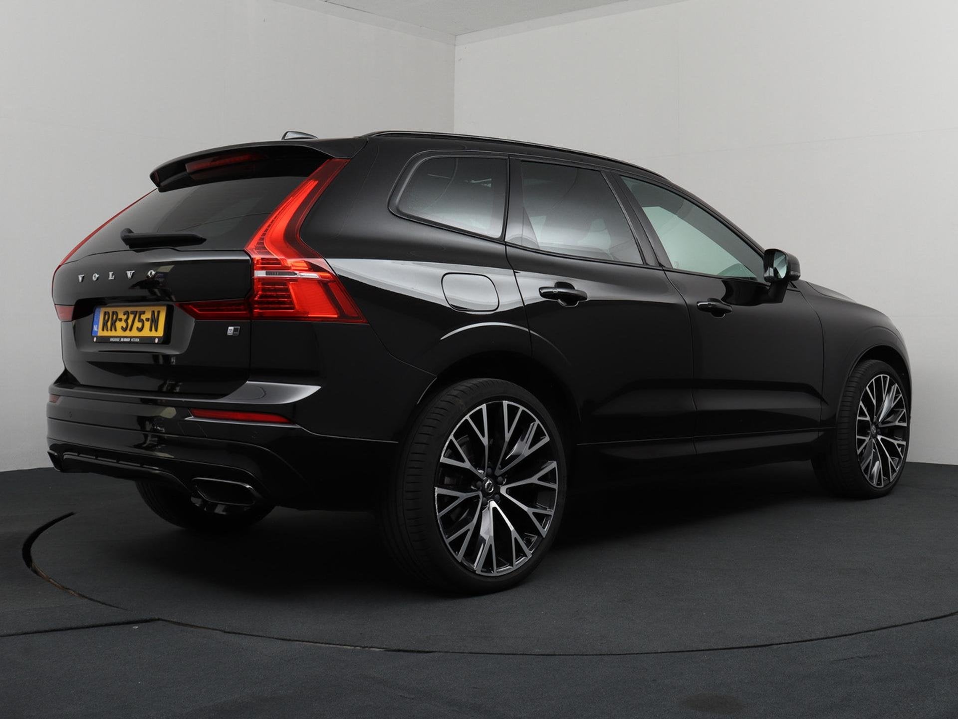 Volvo XC60 2.0 D4 AWD R-Design Automaat ACC | Pano | 22" lmv, Auto's, Automaat, Gebruikt, Euro 6, 1969 cc