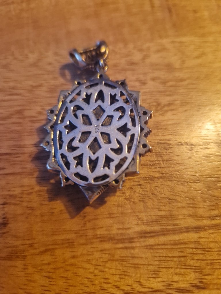 925 zilveren hanger met grote robijn en kleine smaragdjes, Ophalen of Verzenden, Zilver, Ring, Met edelsteen