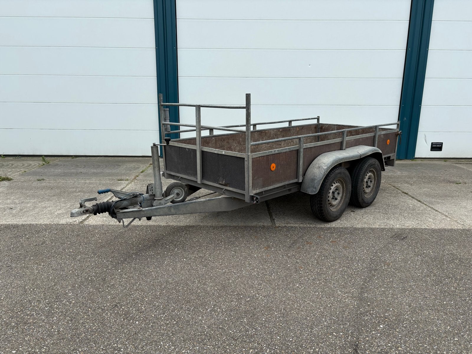 Robuuste aanhangwagen met dubbele as, Ophalen, Gebruikt