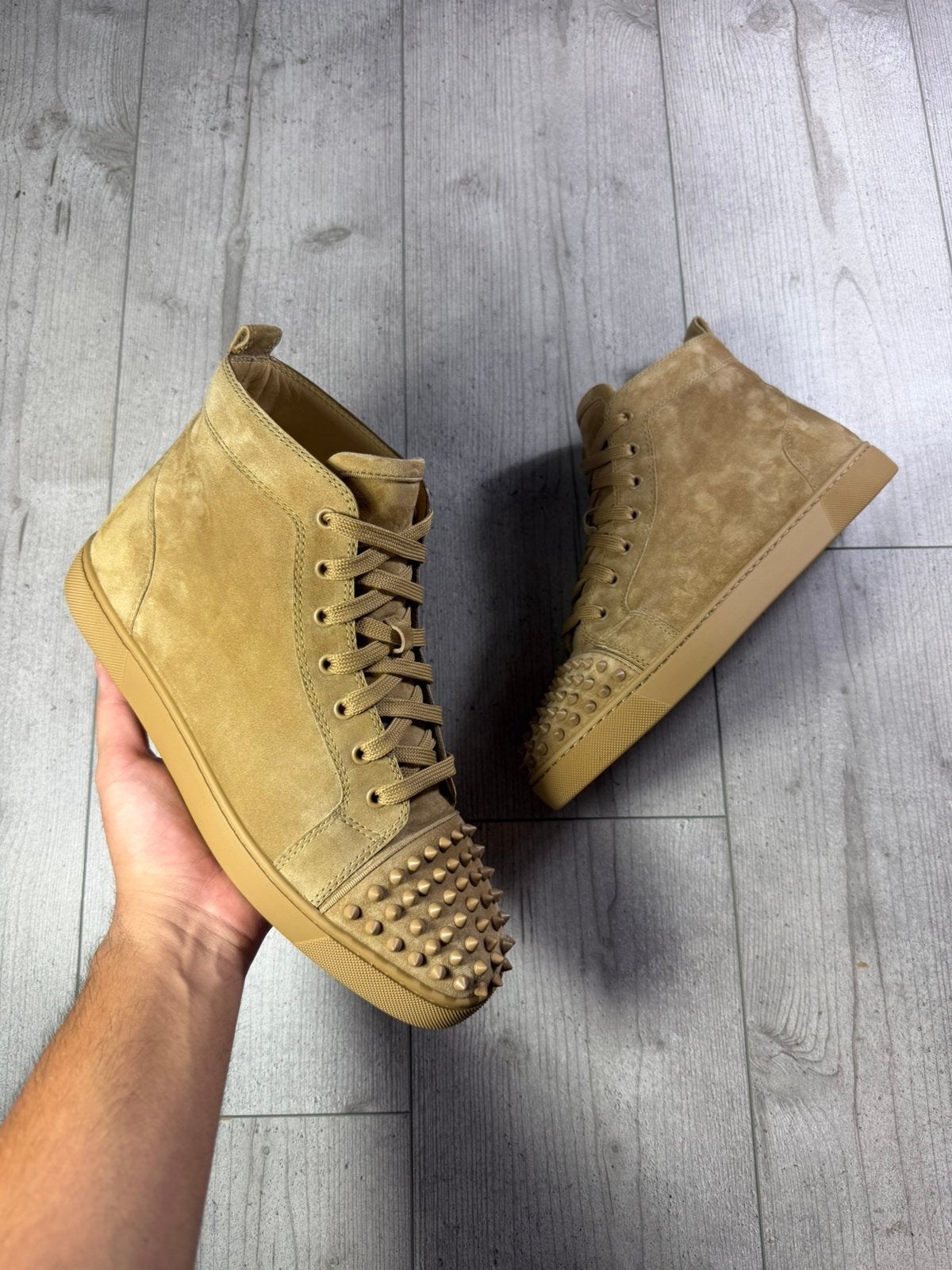 Christian louboutin, Kleding | Heren, Schoenen, Bruin, Ophalen of Verzenden, Sneakers of Gympen, Zo goed als nieuw