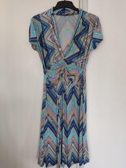 Vogue dames jurk met patronen motief en veter ceintuur, Maat 38/40 (M), Overige kleuren, Ophalen of Verzenden, Boven de knie