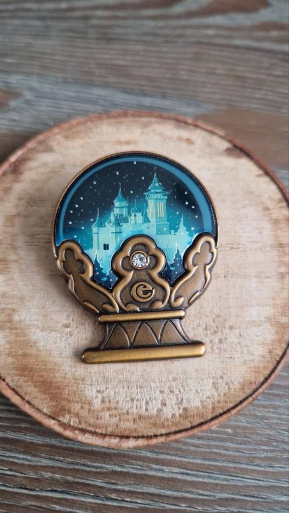 Winter Efteling pin 2017 Symbolica, Ophalen of Verzenden, Zo goed als nieuw, Button of Speldje
