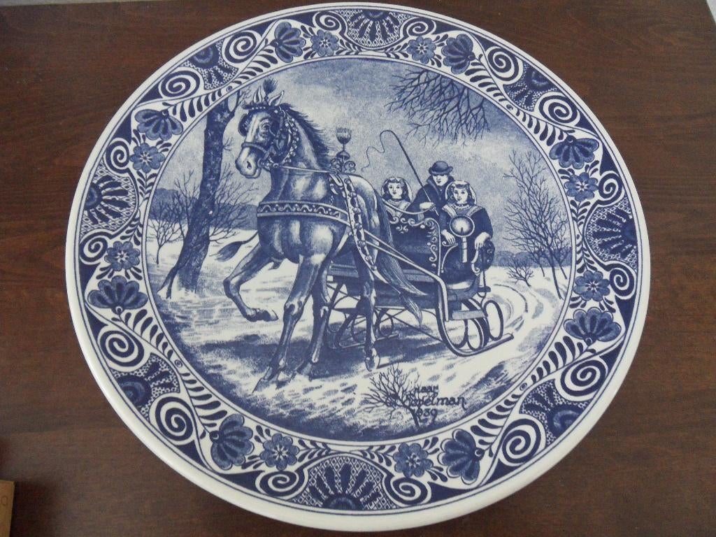 Delfts blauw bord, koets met paard en gezin, doorsnede 29,5, Ophalen of Verzenden