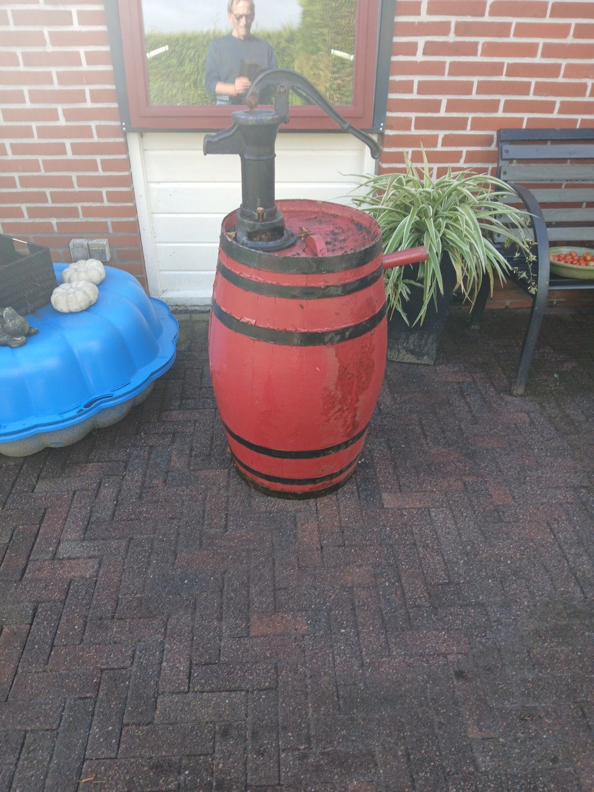 Te koop regenton met pomp ., Tuin en Terras, 150 liter of meer, Ophalen of Verzenden, Gebruikt, Met pomp
