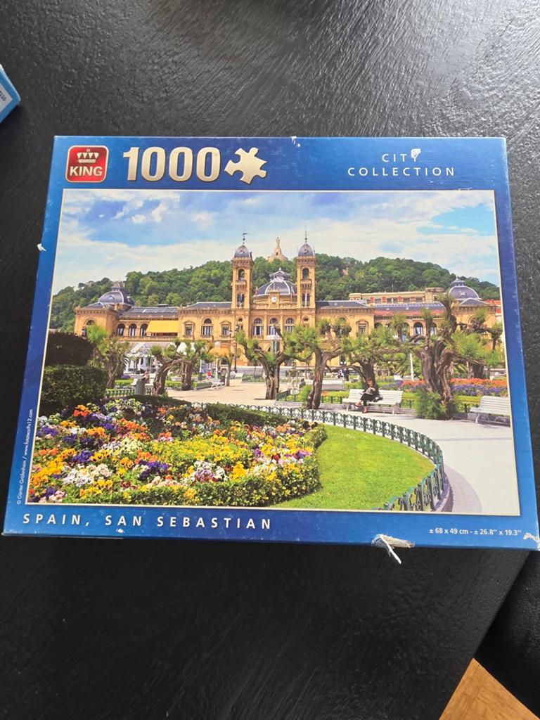 King Legpuzzel 1000 stukjes - San Sebastian, compleet, Hobby en Vrije tijd, Ophalen of Verzenden, 500 t/m 1500 stukjes, Gebruikt