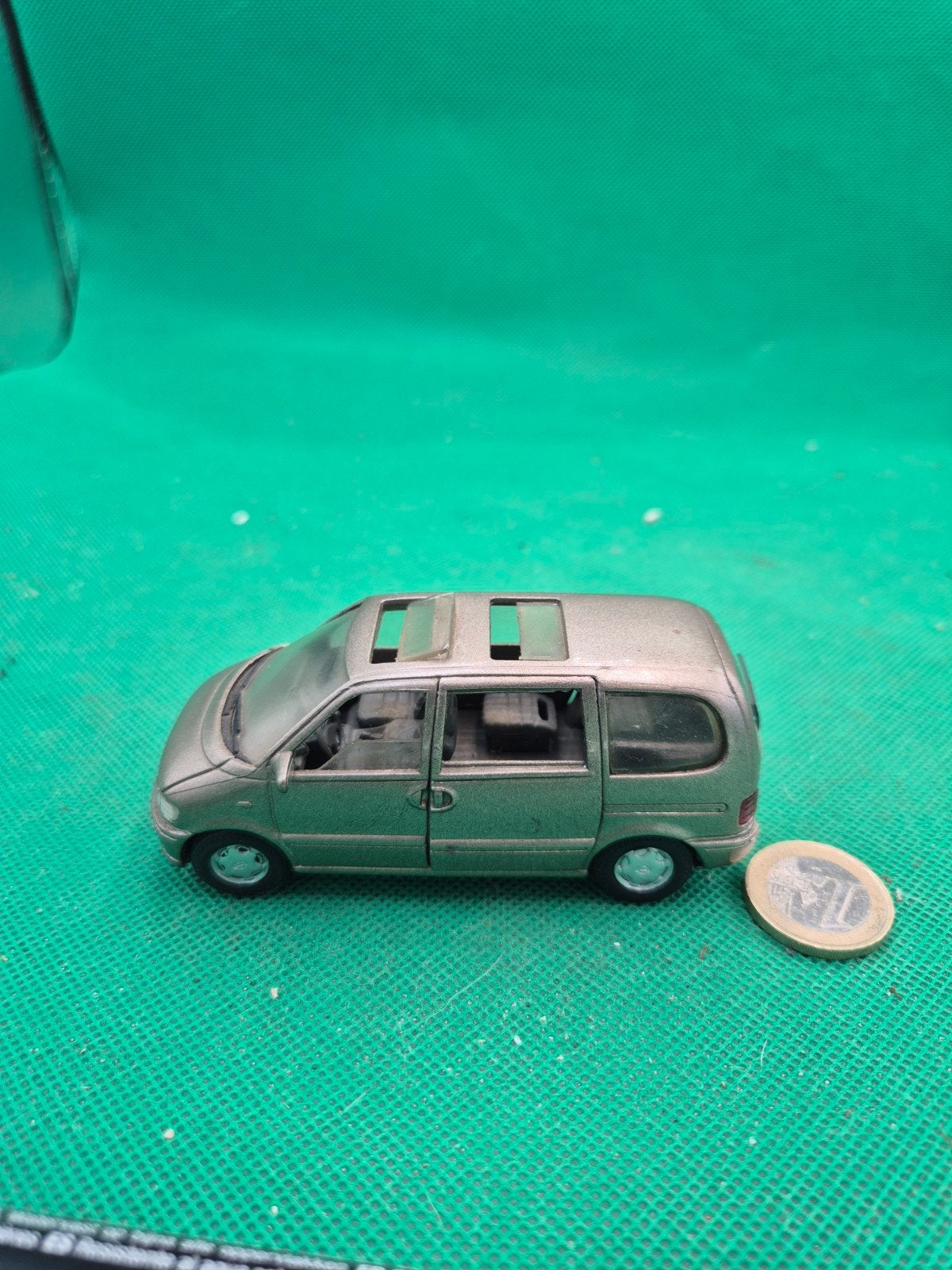 636 Nisaan Serena 1/43 AHC models, Hobby en Vrije tijd, Ophalen of Verzenden, Zo goed als nieuw, Auto, Overige merken
