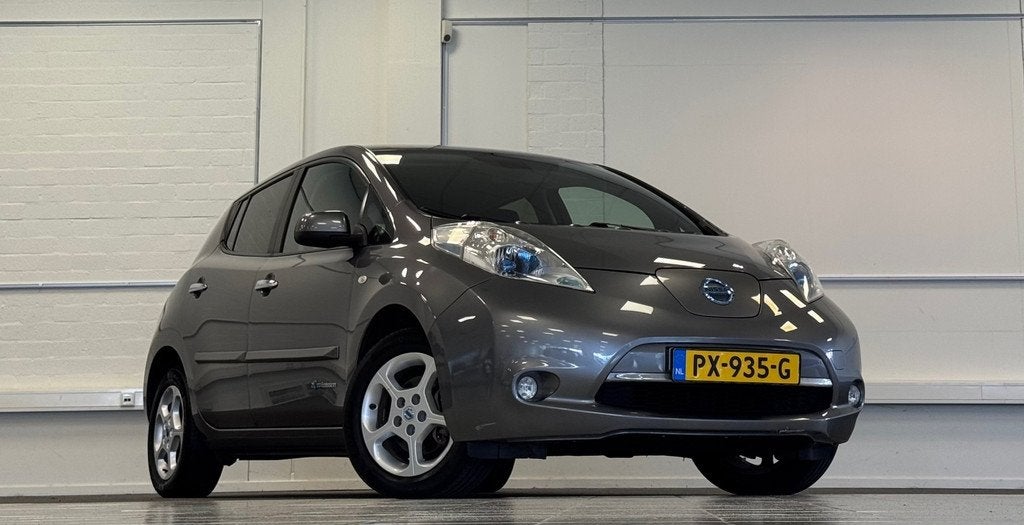 Nissan LEAF Acenta 24 kWh SOH 82% Navigatie Clima Mooi!, Auto's, Nissan, Gebruikt, 199 km, Alcantara, 1405 kg