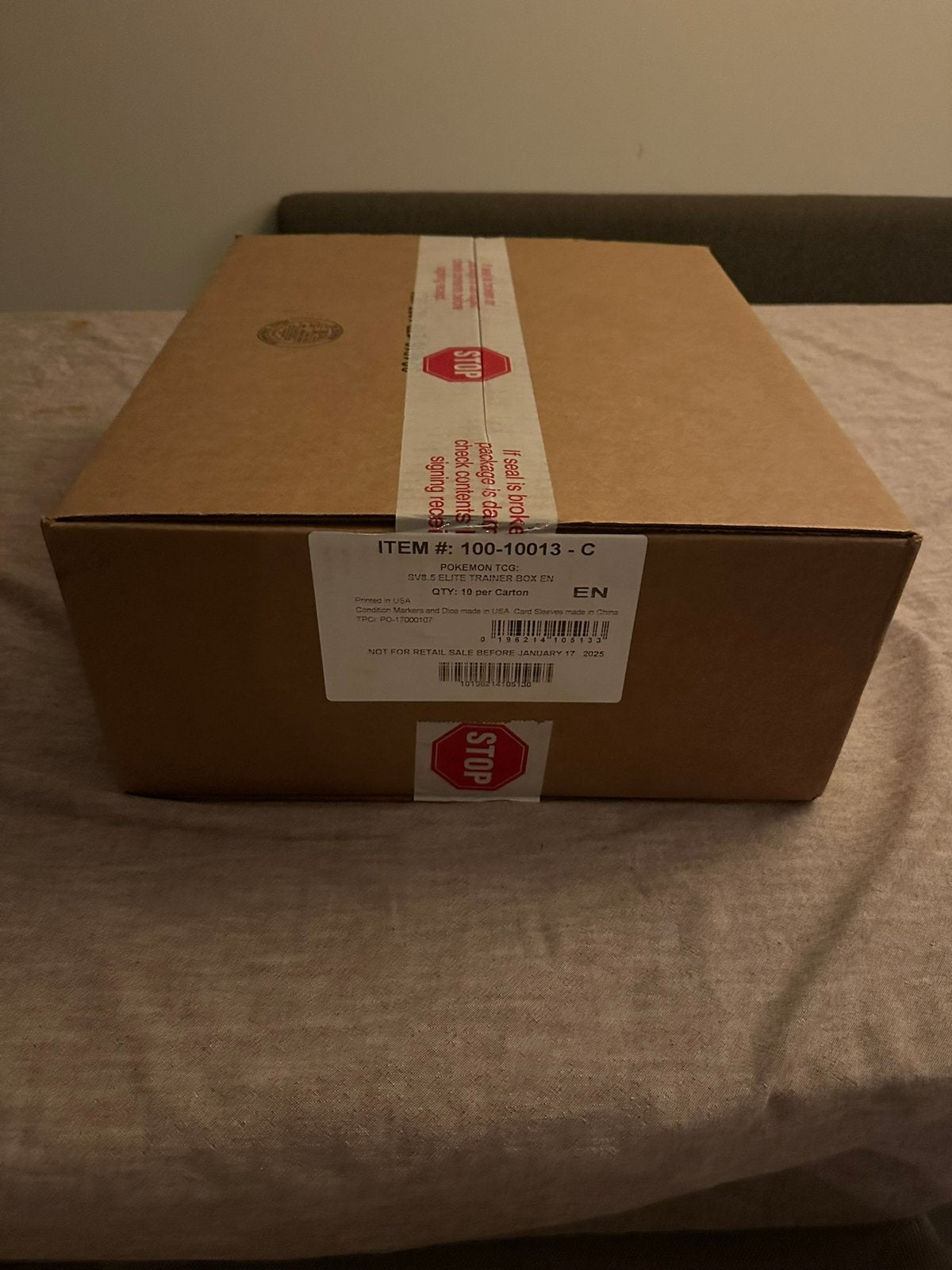 Pokemon Prismatic Evolutions ETB case, Ophalen of Verzenden, Zo goed als nieuw, Figuurtje