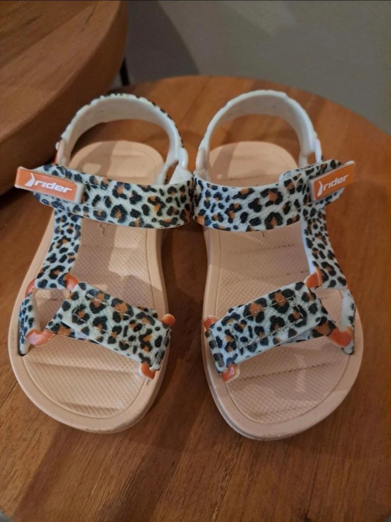 Sandalen, Ophalen of Verzenden, Gebruikt, Meisje