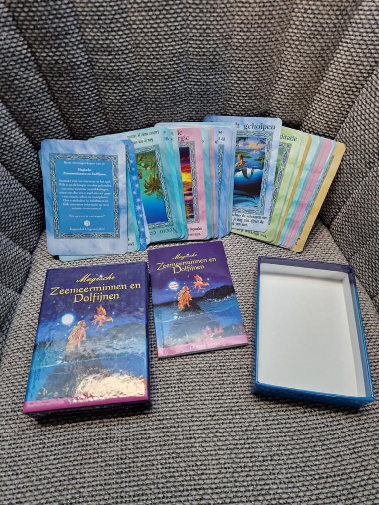 Doreen Virtue - Magische Zeemeerminnen en Dolfijnen, Tarot of Kaarten leggen, Overige typen, Ophalen of Verzenden, Zo goed als nieuw