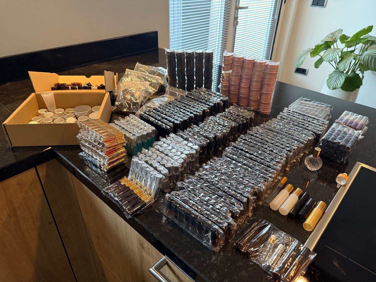 Te koop diverse flesjes voor oa etherische olie, Ophalen, Nieuw