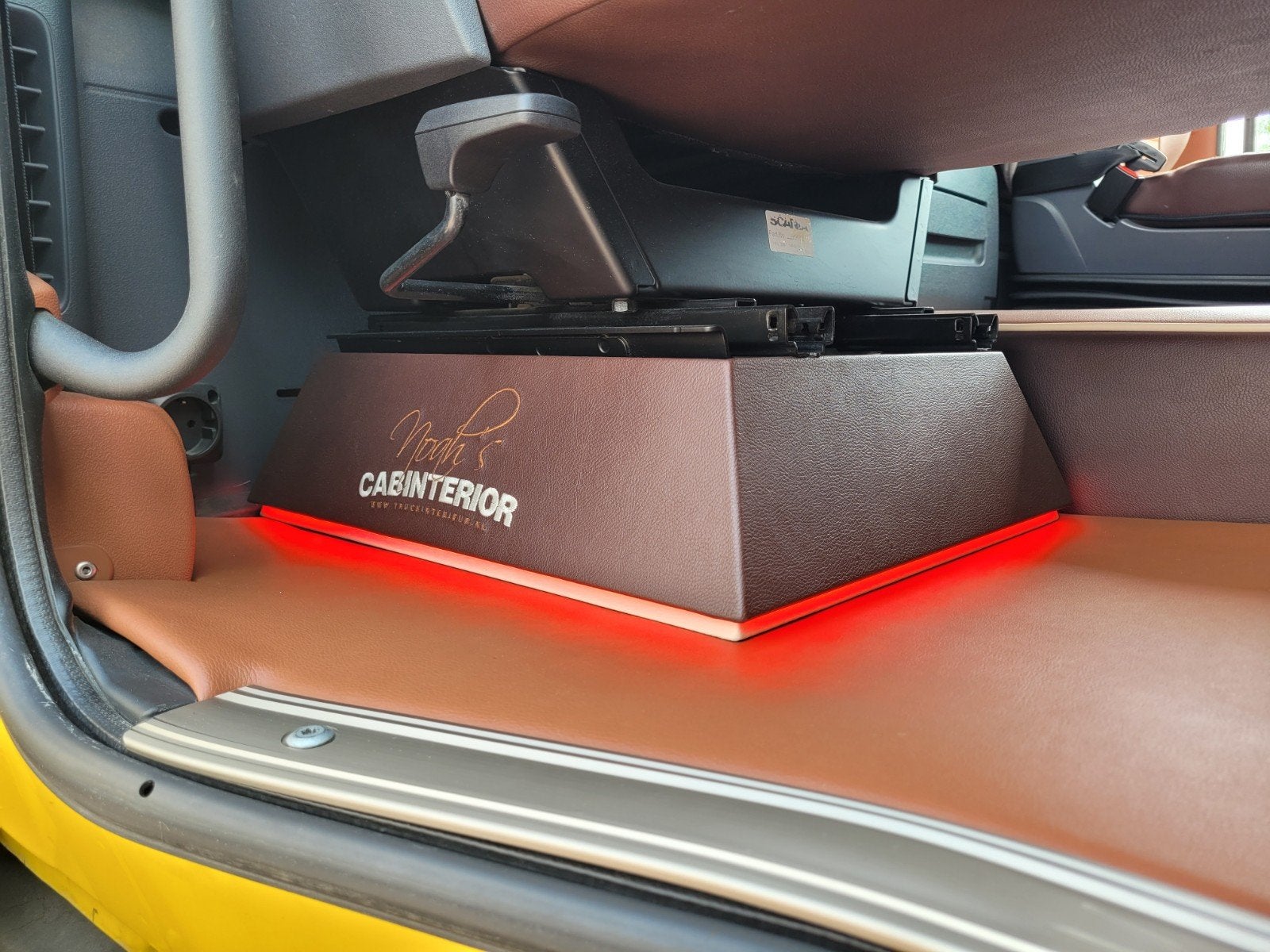 Scania interieur, Ophalen