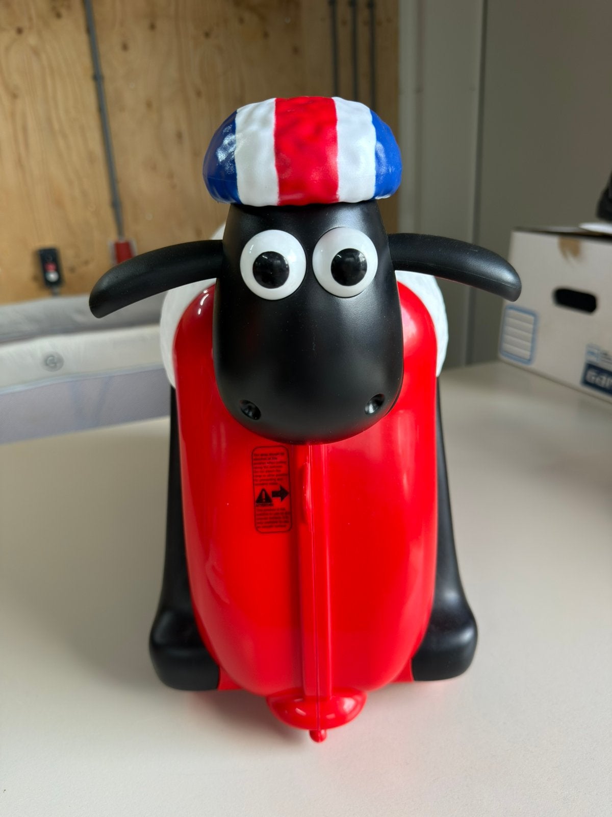 Shaun the Sheep reiskoffertje (rijdbaar), Kinderen en Baby's, Zo goed als nieuw