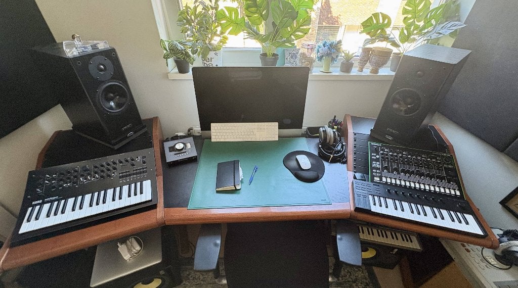 Zaor Onda MKII Angled – Elegant Studio Desk zgan., Muziek en Instrumenten, Overige Muziek en Instrumenten, Ophalen of Verzenden