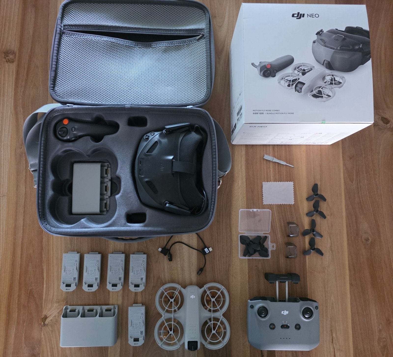 DJI Neo Fly More Motion Combo+ (Incl. RC3 & 5 accu's), Audio, Tv en Foto, Drones, Ophalen, Zo goed als nieuw