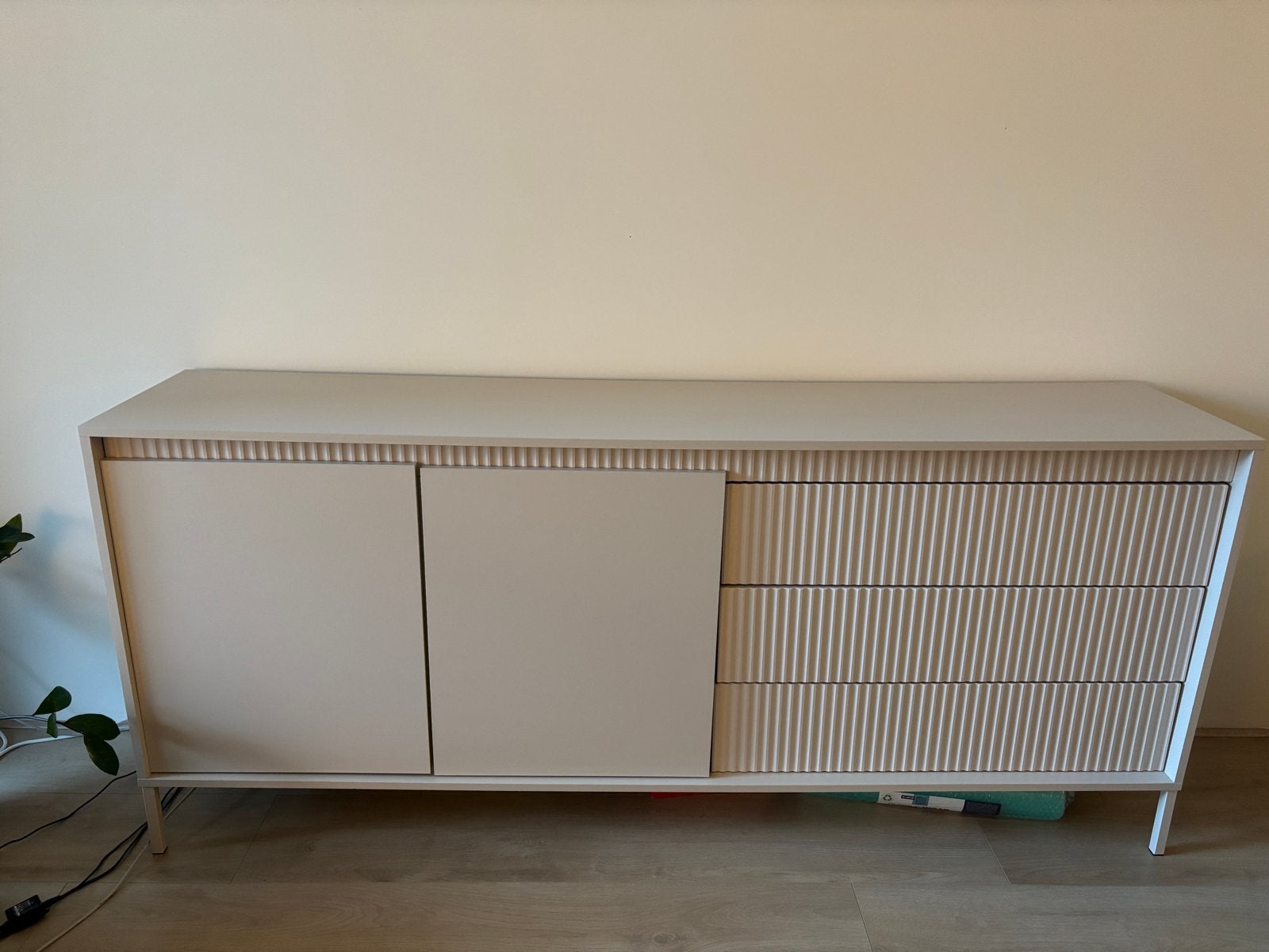 Meubella dressoir beige / 2 jaar oud, Ophalen, Overige materialen, Gebruikt, 150 tot 200 cm