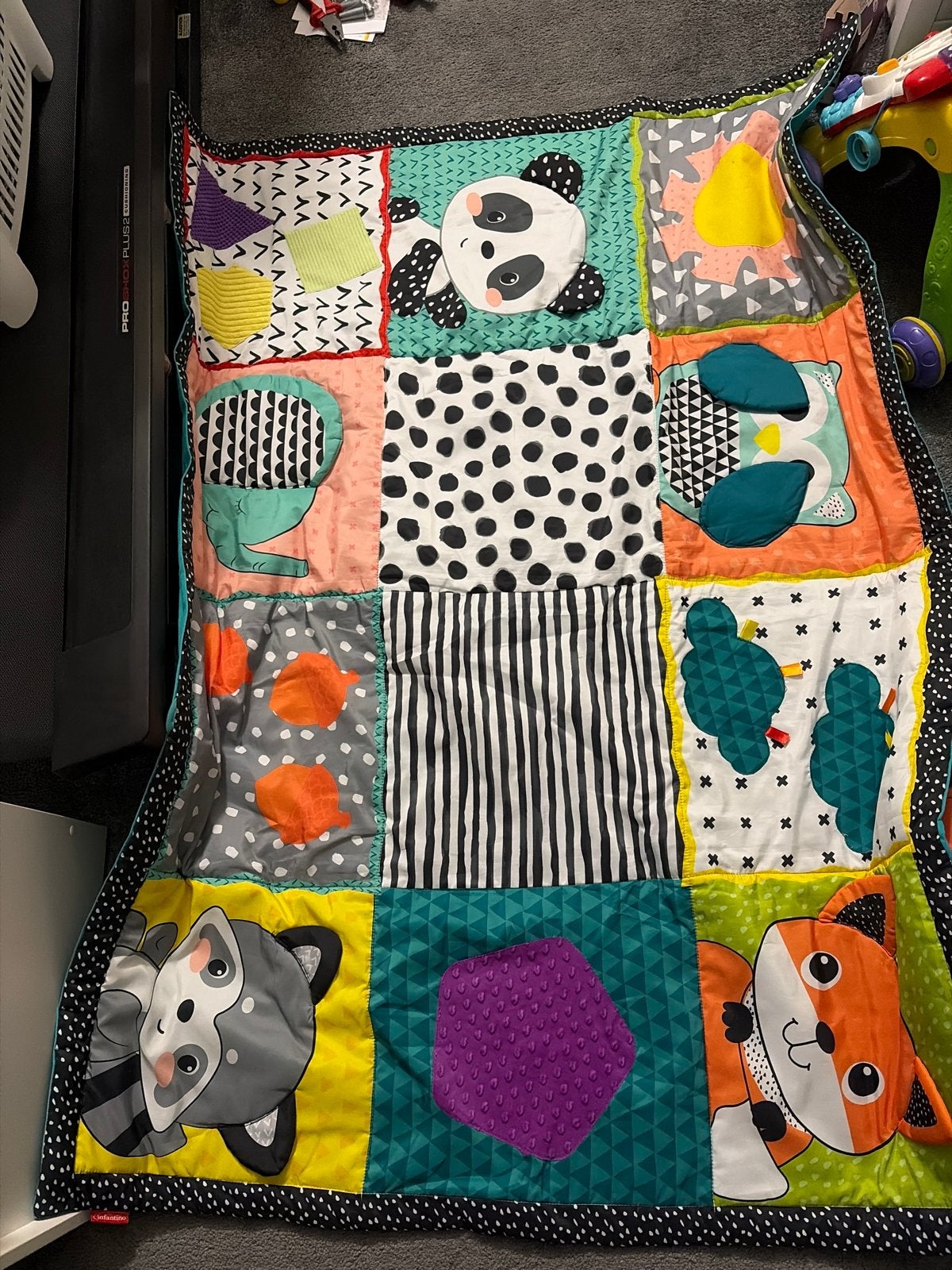 Baby speelkleed met dieren en texturen, Ophalen of Verzenden, Zo goed als nieuw, Speelkleed