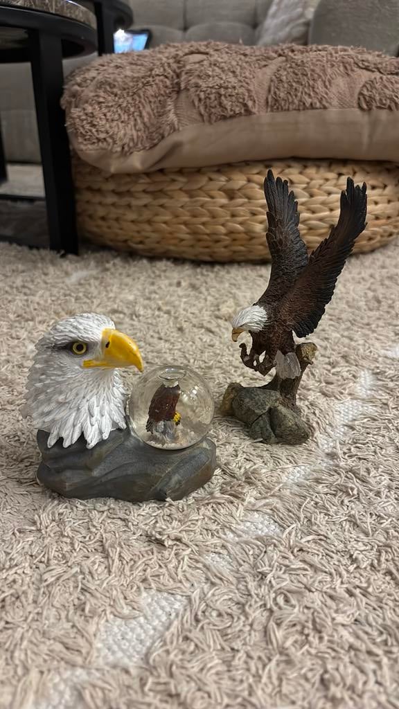 Adelaar decoratie set – beeldje & sneeuwbol, Ophalen of Verzenden, Zo goed als nieuw, Vogel, Beeldje of Figuurtje
