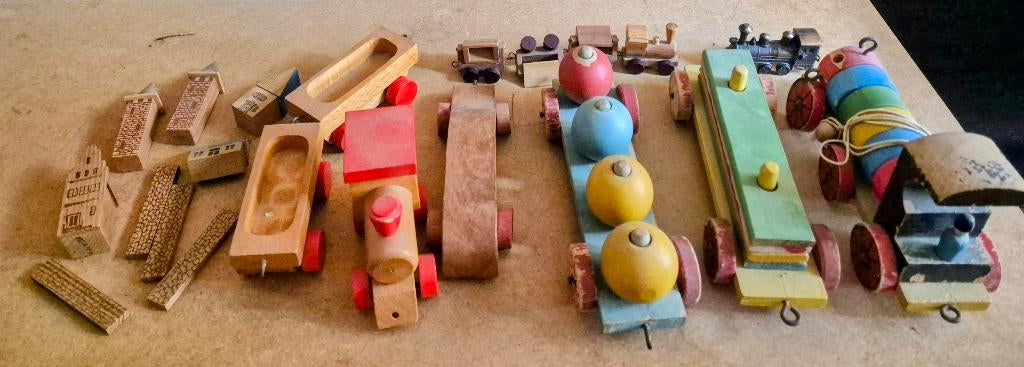 Houten speelgoed, diverse treinen, Verzamelen, Spoorwegen en Tramwegen, Ophalen of Verzenden, Gebruikt, Trein, Overige typen