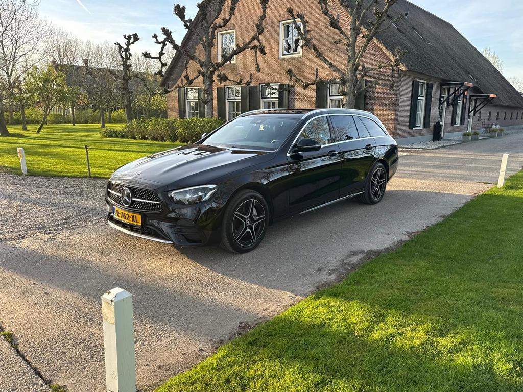 Mercedes-Benz E-Klasse E300 de 306pk 9G-TRONIC 2021 Zwart, Auto's, Mercedes-Benz, Automaat, Achterwielaandrijving, 241 €/maand