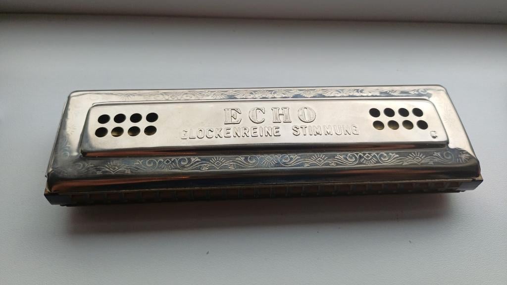 Klassieke Hohner Echo mondharmonica - Duitsland, Muziek en Instrumenten, Gebruikt, Overige typen, Ophalen of Verzenden, Met koffer of doosje