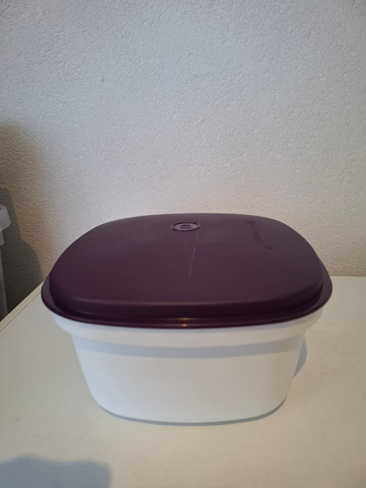 Tupperware Serveerwonder - Nieuw met kleine kras op deksel, Huis en Inrichting, Keuken | Tupperware, Bewaardoos, Paars, Ophalen of Verzenden