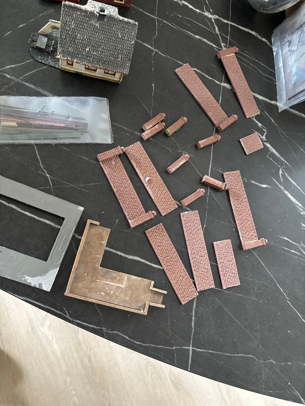 Diverse modelbouw huisjes en toebehoren - H0 schaal, Hobby en Vrije tijd, Modeltreinen | H0, Ophalen of Verzenden, Gebruikt, Brug, Tunnel of Gebouw