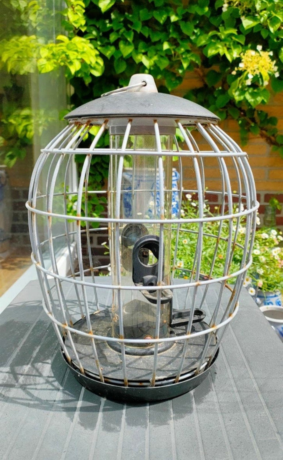 Vivara beschermsilo vogelvoer, Ophalen