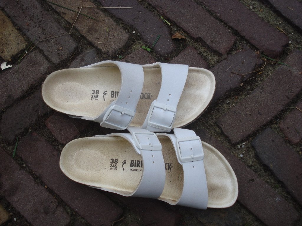 BIRKENSTOCK ARIZONA WIT 38 NU GRATIS VERZENDING PER POST, Slippers, Wit, Ophalen of Verzenden, Zo goed als nieuw