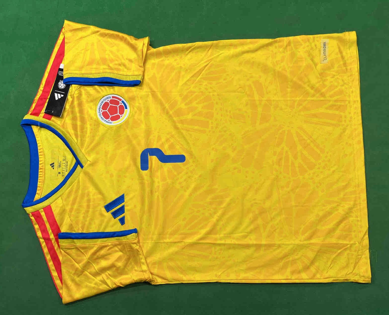 Luiz Diaz #7, Colombia WK 26 home shirt, Sport en Fitness, Maat M, Verzenden, Nieuw, Shirt