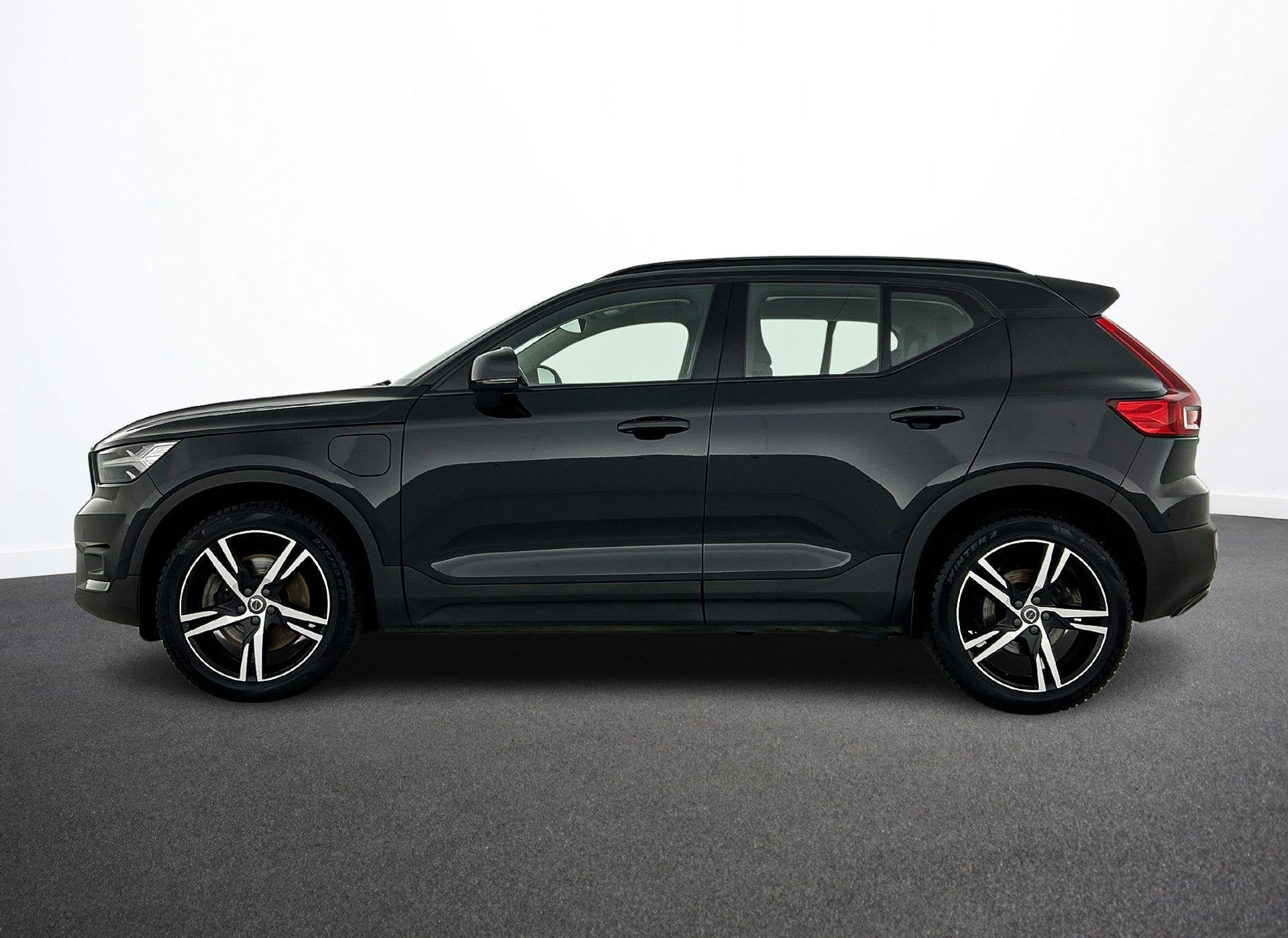 Volvo XC40 1.5 T4 Recharge R-Design Expression Auto. Navigat, Auto's, Volvo, Stof, Euro 6, 1712 kg, Zwart