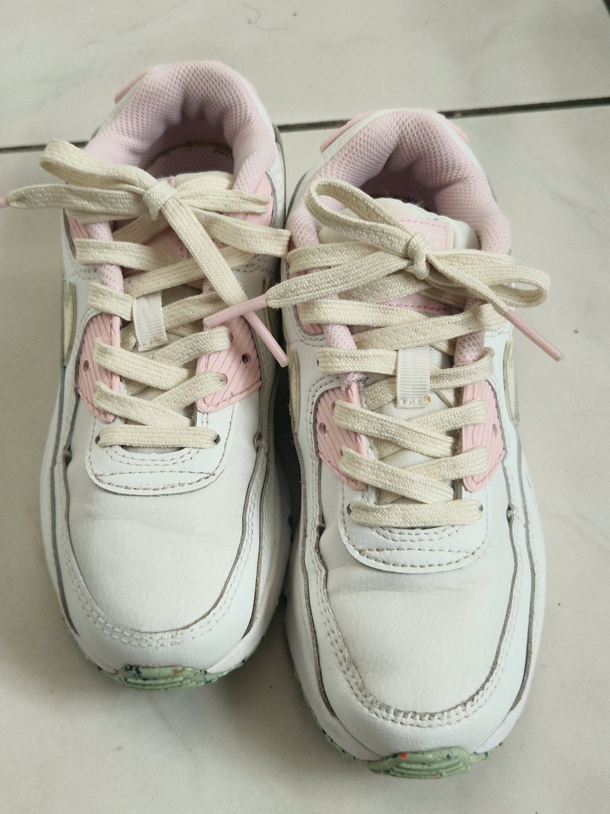 Nike Air Max 90 sneakers - Maat 33, Sportschoenen, Zo goed als nieuw, Nike, Verzenden