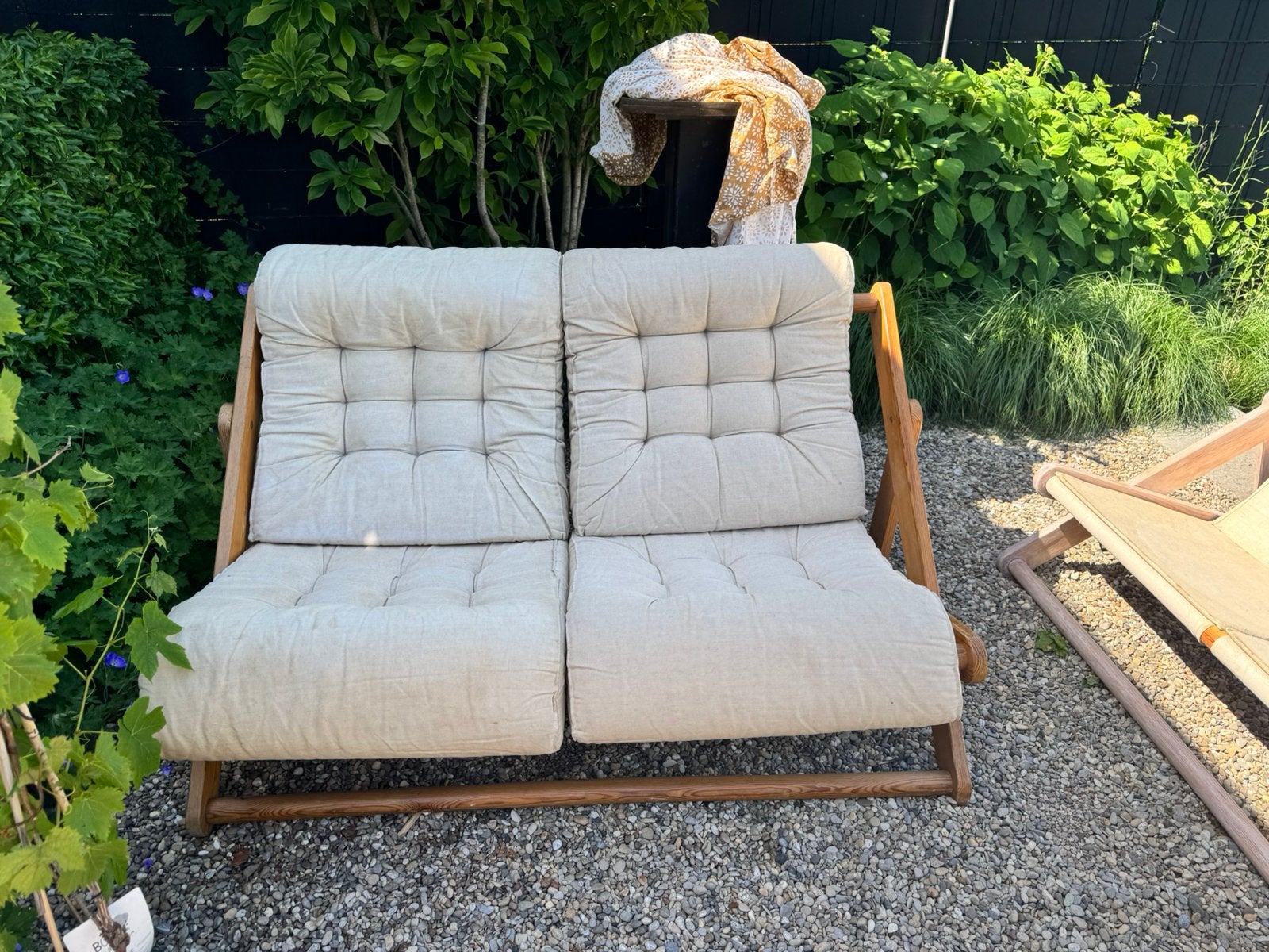 Ikea kontiki tweezitsbank, twee frames, twee enkele kussens, Tuin en Terras, Tuinsets en Loungesets, Ophalen, 4 zitplaatsen, Gebruikt