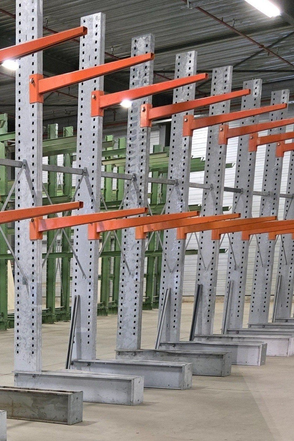 38 Meter draagarmstellingen verzinkt. Arm 120cm, kolom 395cm, Ophalen