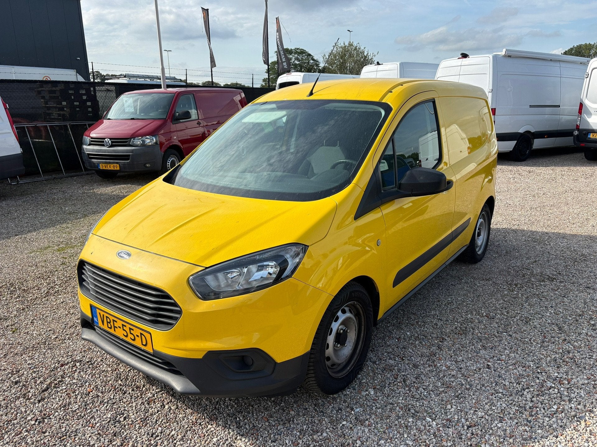 Ford Transit Courier 1.5 TDCI Ambiente Motor Defect, Auto's, Voorwielaandrijving, Gebruikt, Euro 6, 4 cilinders