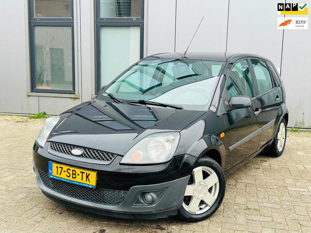 Ford Fiesta 1.6-16V Futura AUT AIRCO NAP 144691 km, 1596 cc, 101 pk, 4 cilinders, Zwart