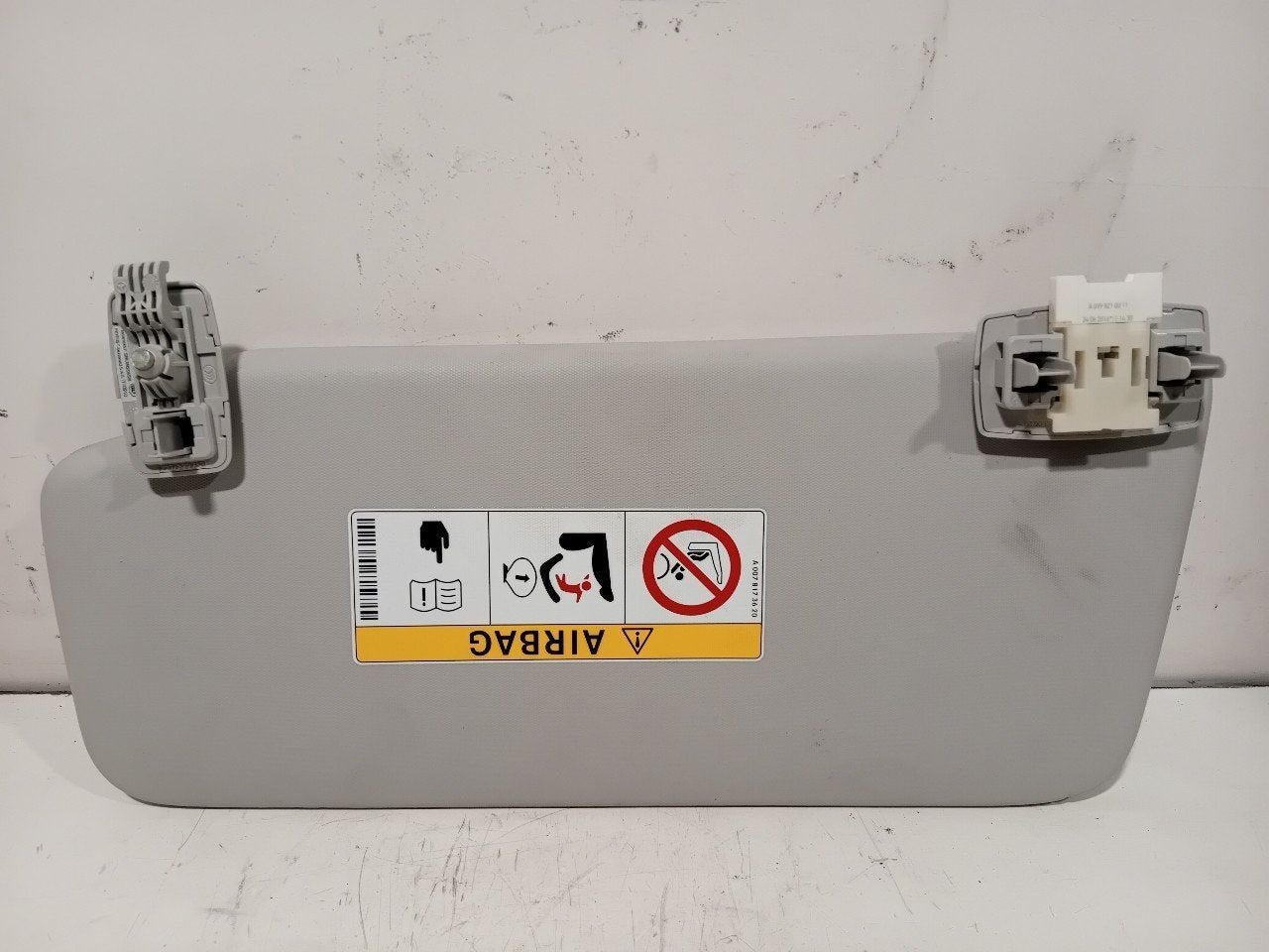 Zonneklep rechts Mercedes-Benz C-Klasse, Onderdelen@venauto.nl, Van der Ven Autorecycling B.V., Gebruikt, Ettenseweg 76, 4706 PB Roosendaal, The Netherlands