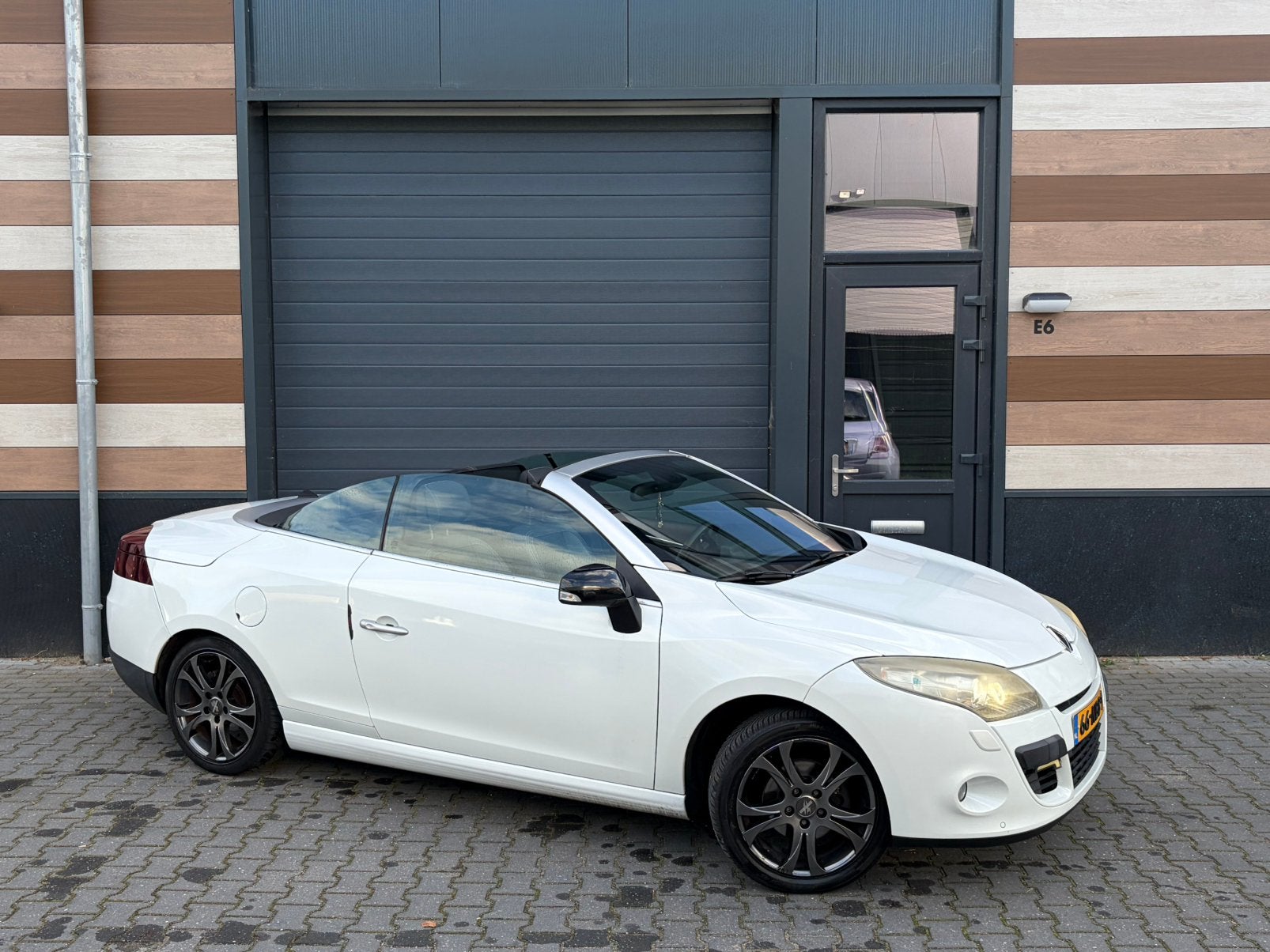 Renault Mégane 1.4 TCE CC 2010 Wit - Cabriolet - Nieuwe APK!, Voorwielaandrijving, 4 cilinders, Cabriolet, 4 stoelen
