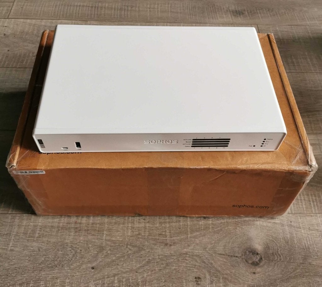 Sophos XGS 116 (2024) Firewall/Router - Nieuwstaat, Ophalen of Verzenden, Zo goed als nieuw