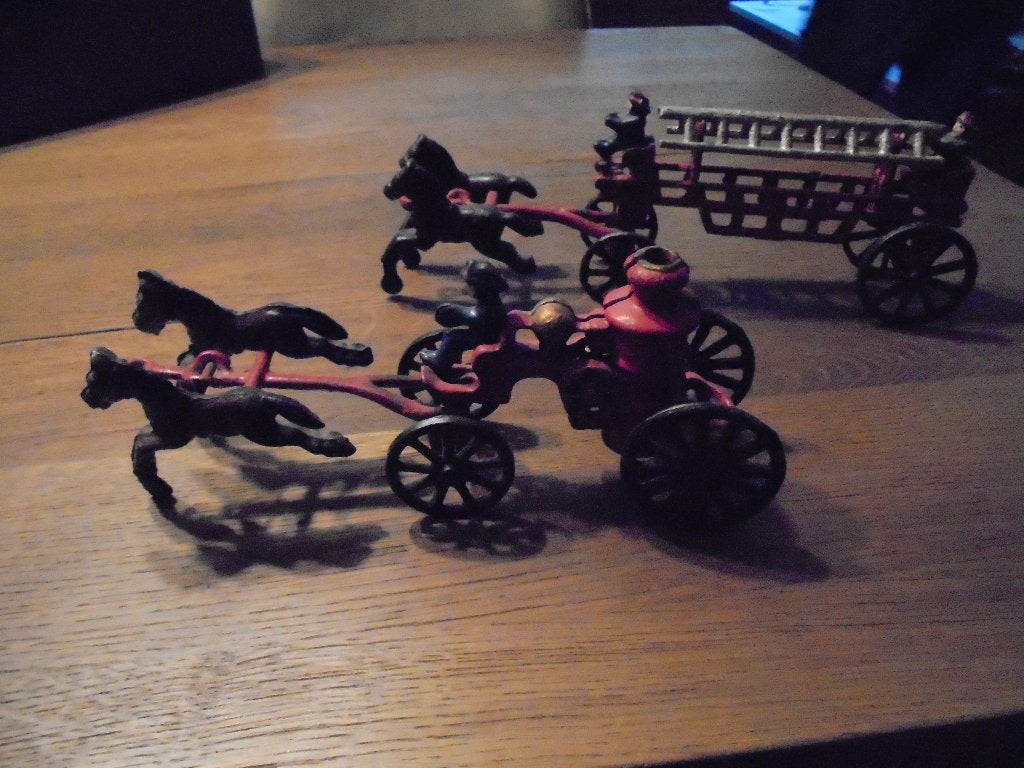 Gietijzeren brandweerwagens met paarden, Ophalen of Verzenden