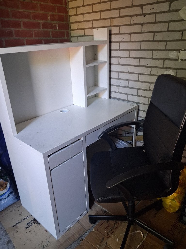 Bureau en bureaustoel, Huis en Inrichting, Bureaus, Ophalen, Gebruikt, Spaanplaat of MDF, IKEA