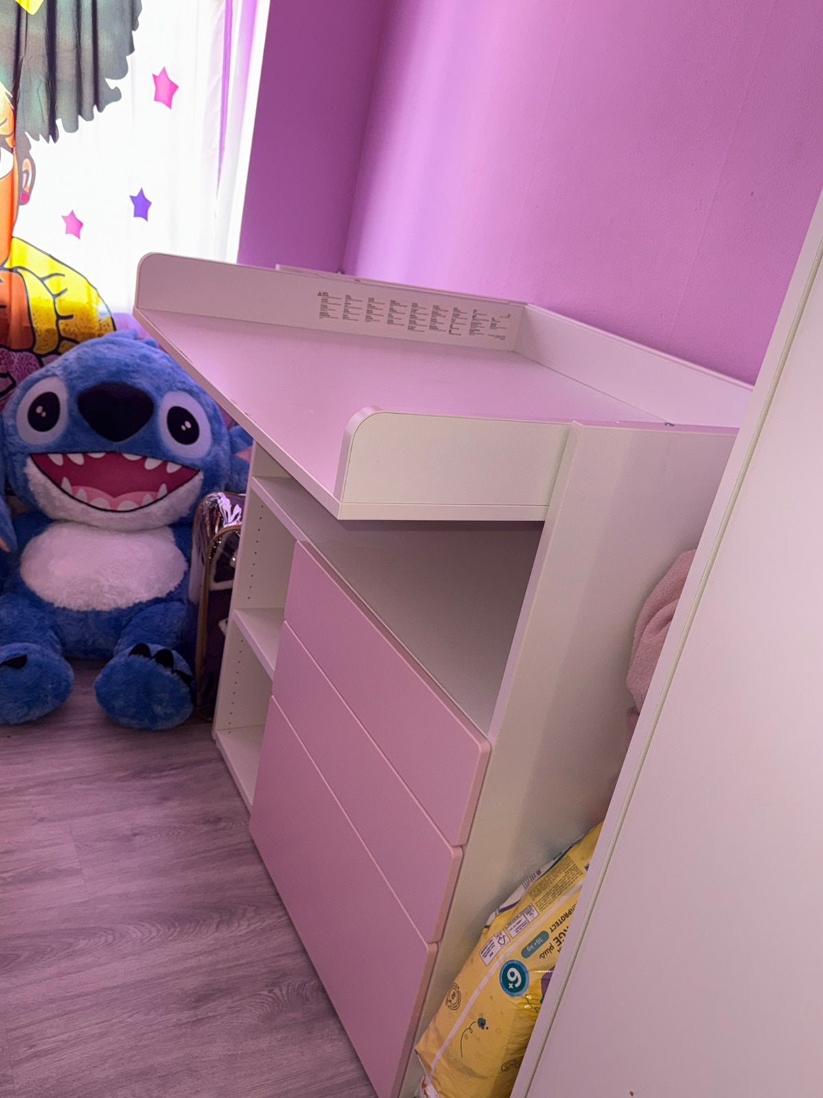 Roze commode te koop, Kinderen en Baby's, Kinderkamer | Commodes en Kasten, Ophalen, Gebruikt, 50 tot 70 cm, 100 cm of meer
