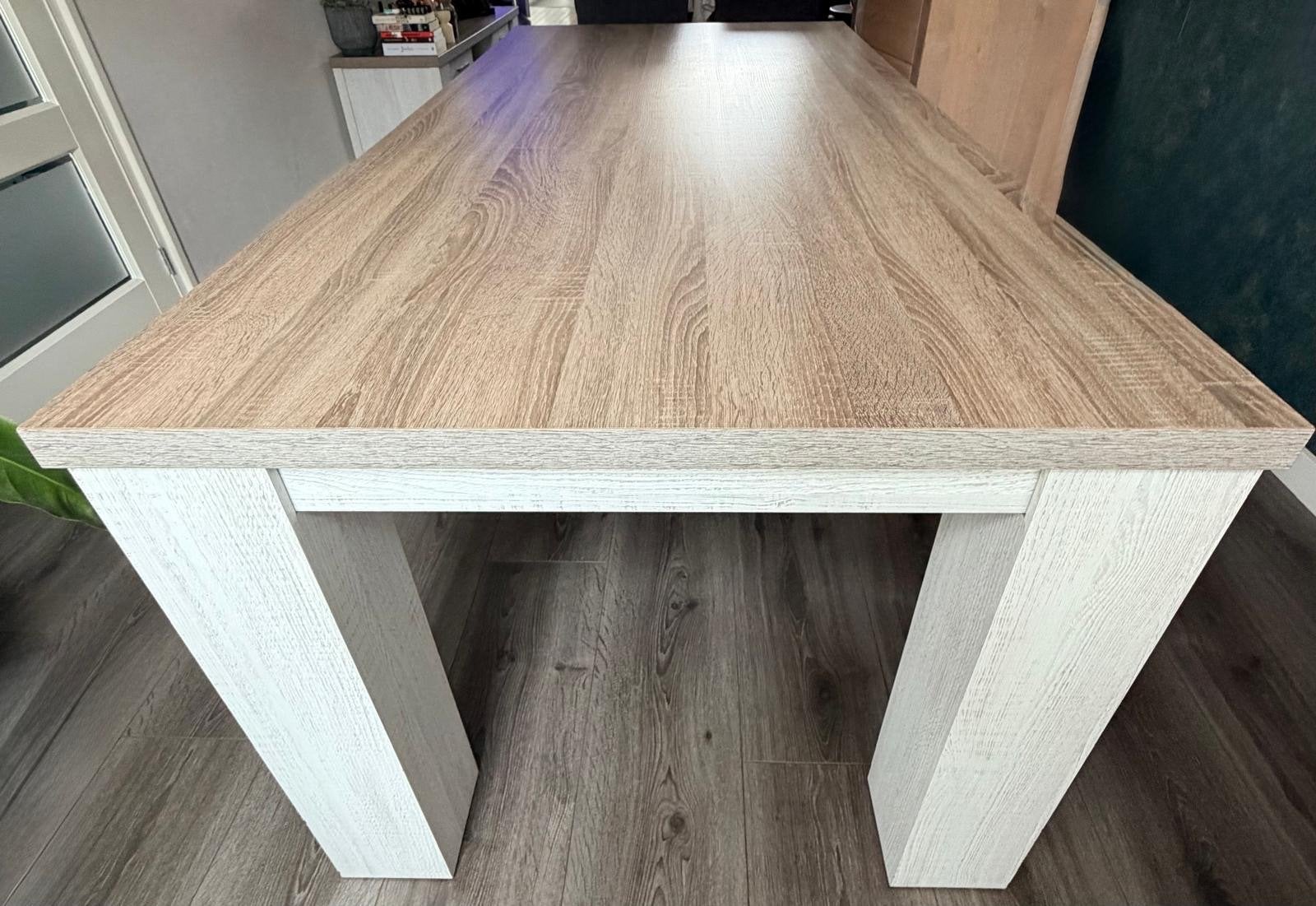Robuuste eettafel met houtlook blad en witte poten, Ophalen, Gebruikt, 50 tot 100 cm, 150 tot 200 cm