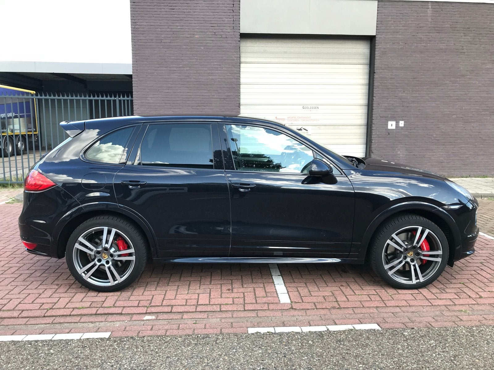 Porsche Cayenne 4.8 Turbo Tiptronic S 2010 Zwart NAP, Auto's, Porsche, Automaat, Cayenne, 501 pk, Lichtsensor