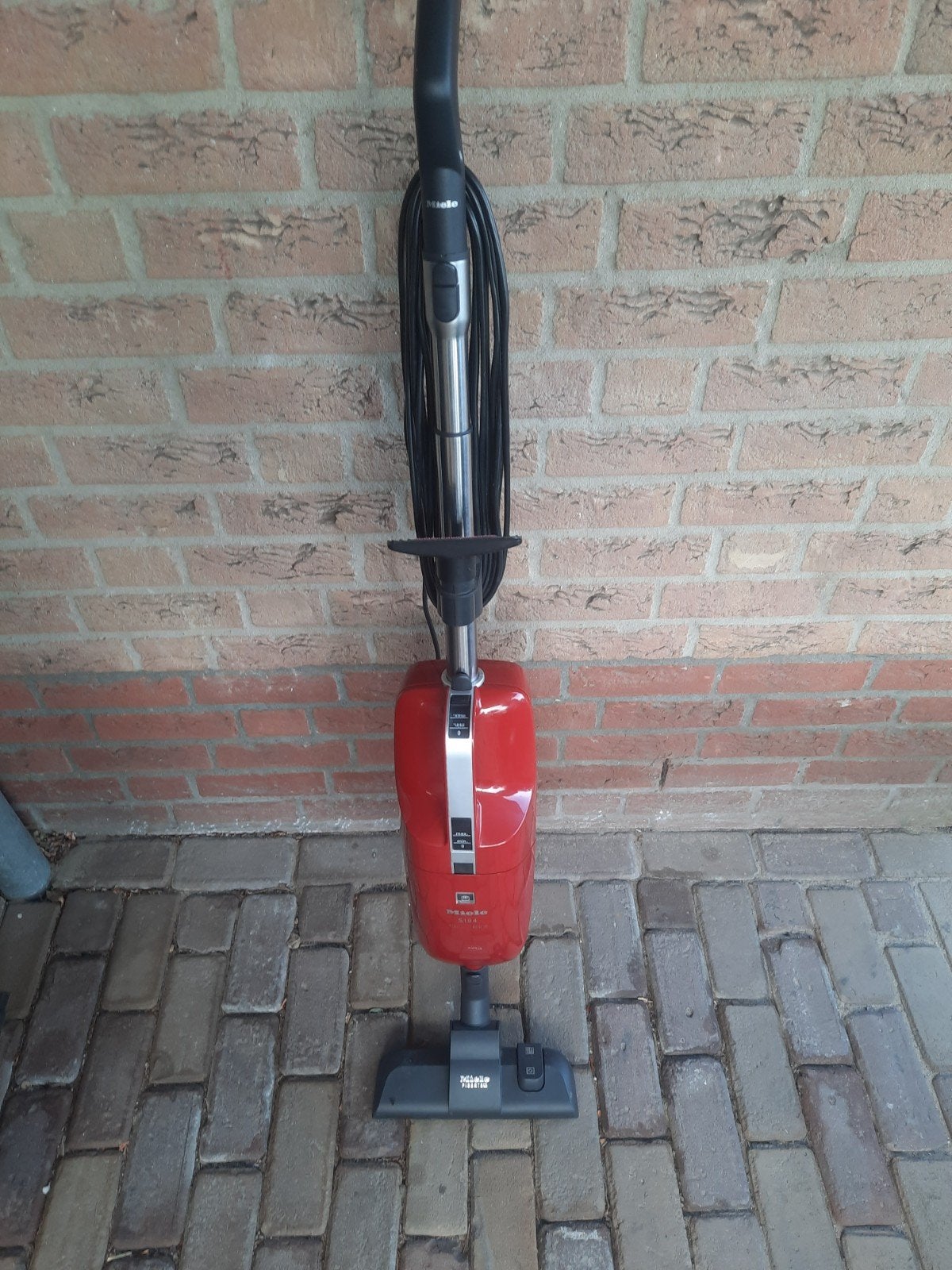 nieuw staat Miele S194 Mangorood steelstofzuiger, Witgoed en Apparatuur, Stofzuigers, Gebruikt, Miele, Geschikt voor harde vloeren